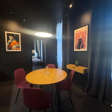 Apartments24 Black 1903